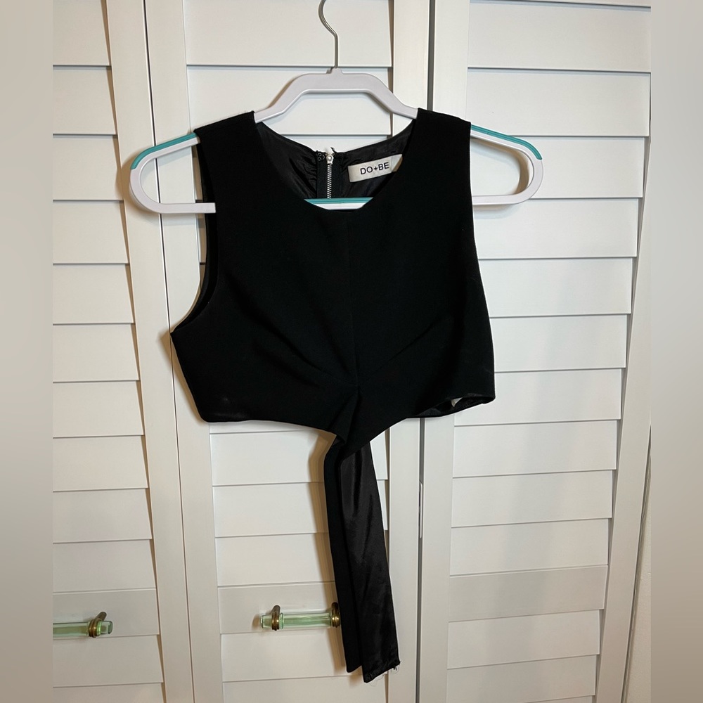 Do+Be cropped wrap top.